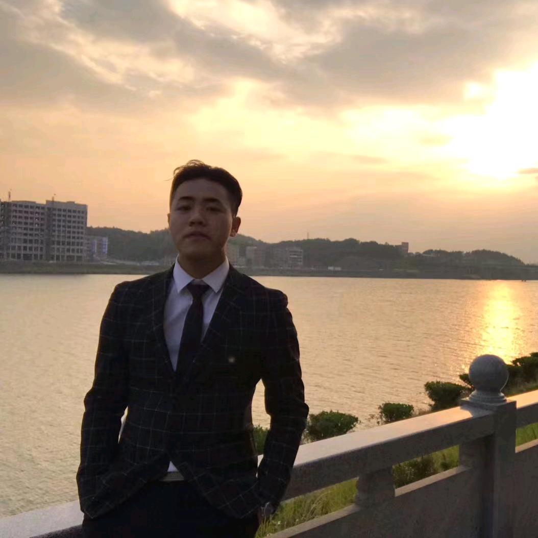 爱拍照的小鹿老师