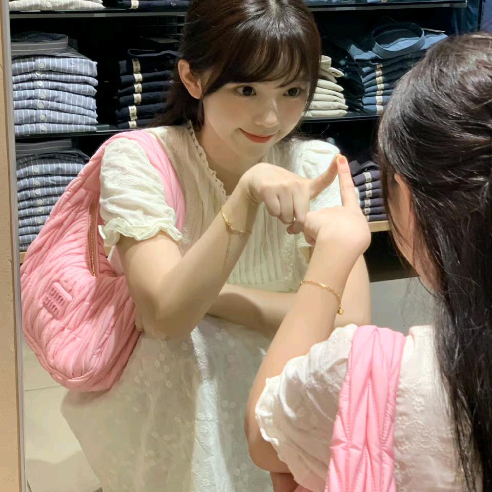 (*´▽`*)开开心心