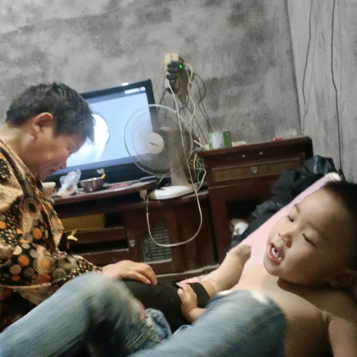 张家二哥。