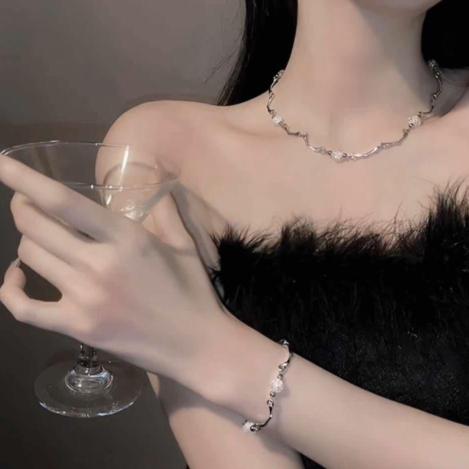 从此鲜花赠自己