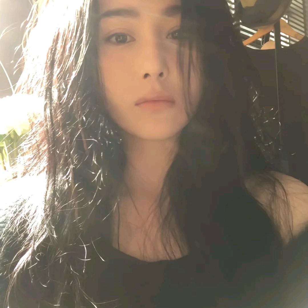 高冷宇宙第一女神降世