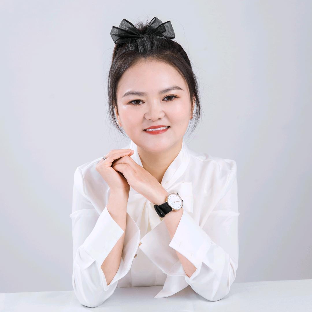 龙山县茶亭精英幼儿园李园长