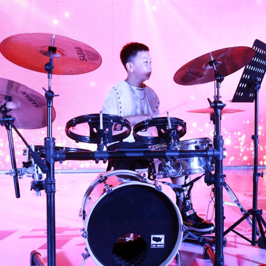 名爵现代音乐架子鼓🥁。小李