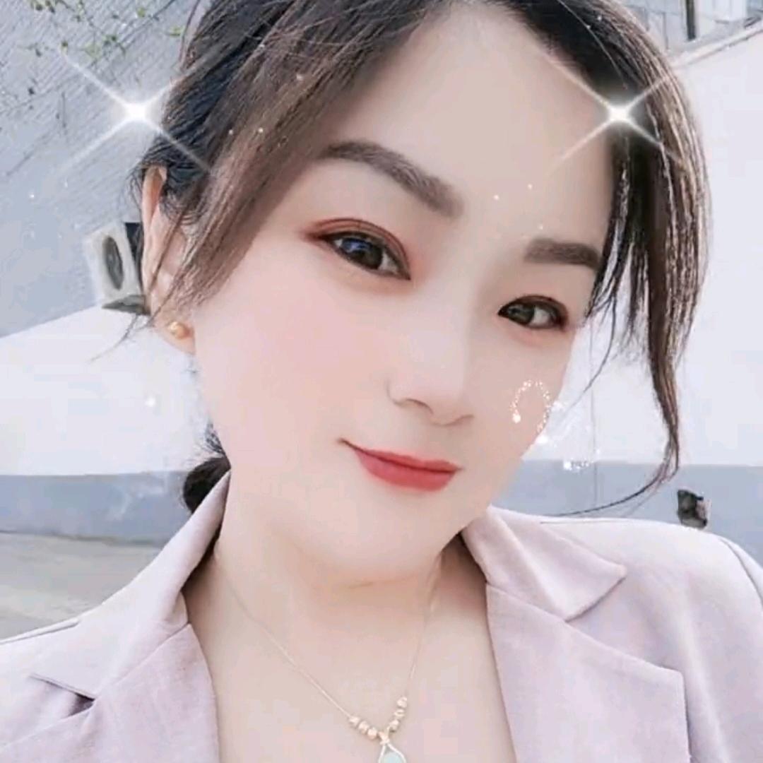 爱笑的丫头😄《拒绝连攒👍》