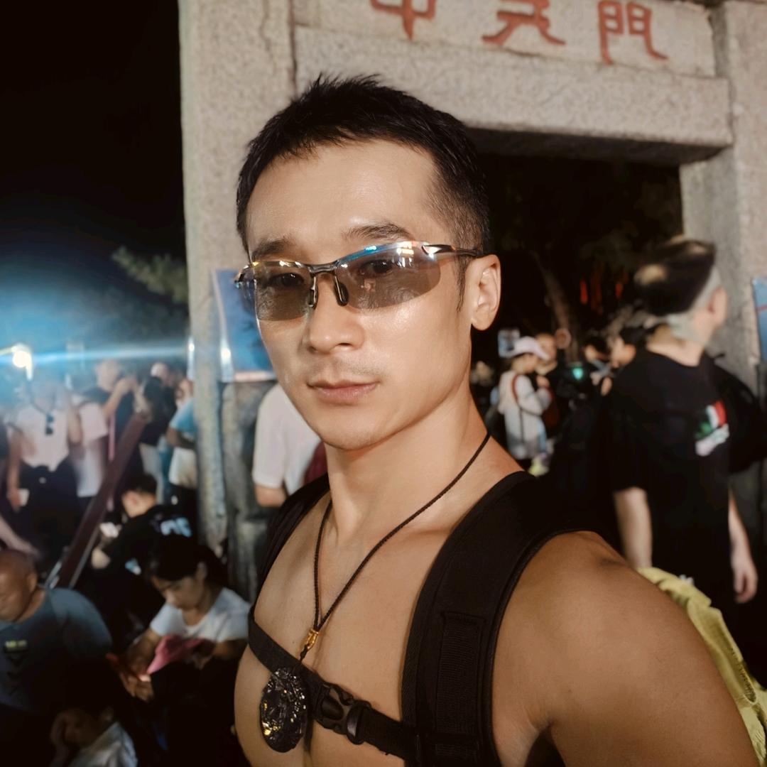 雷子爱健身