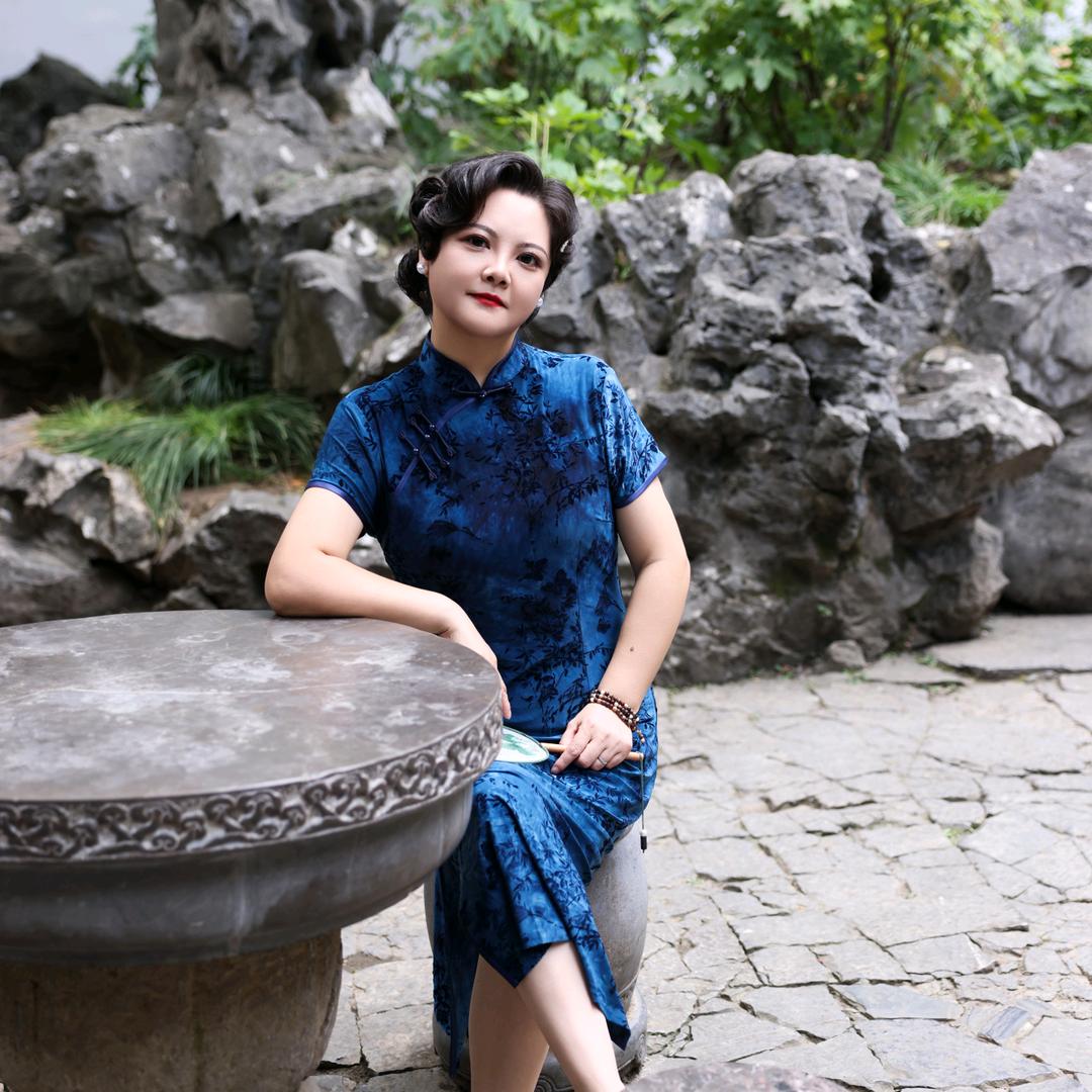 小白很爱黑