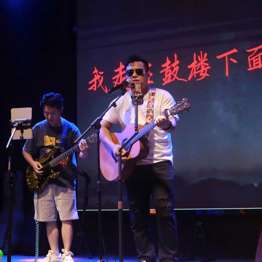 l醉初民谣酒馆，樊星l