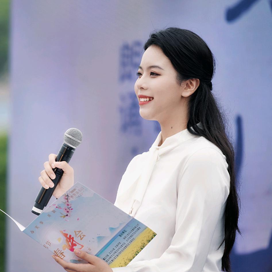 国鲸茜然朗诵课