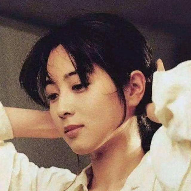 涼子^