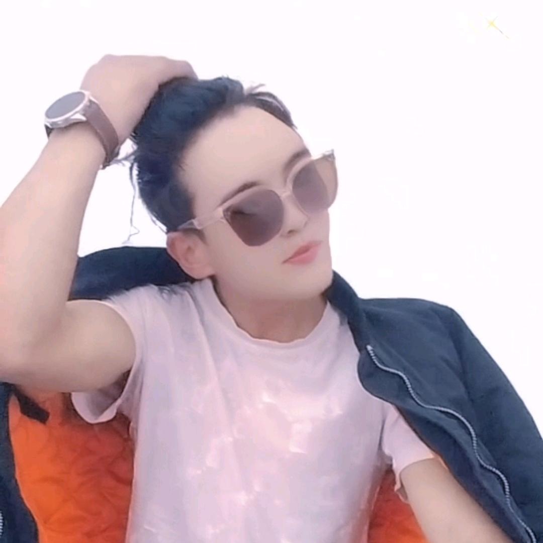 🥀谢雄扎西🥀