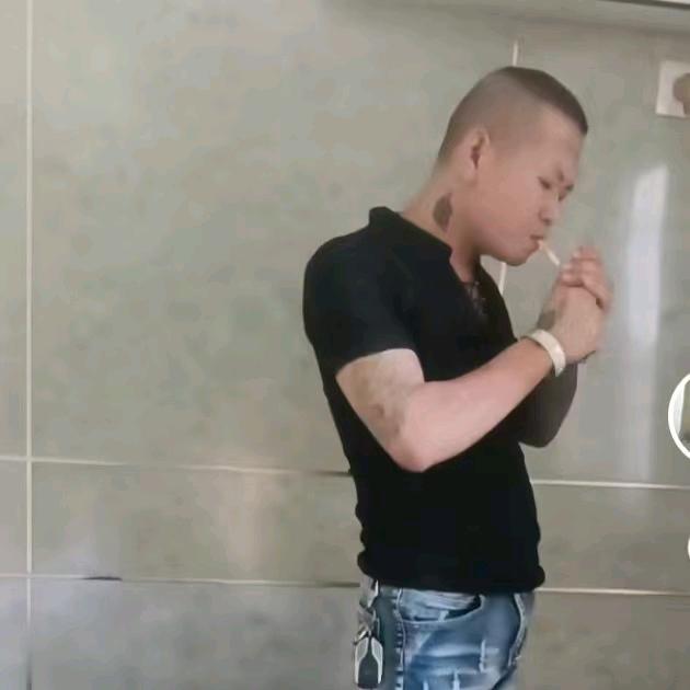 云南花臂哥
