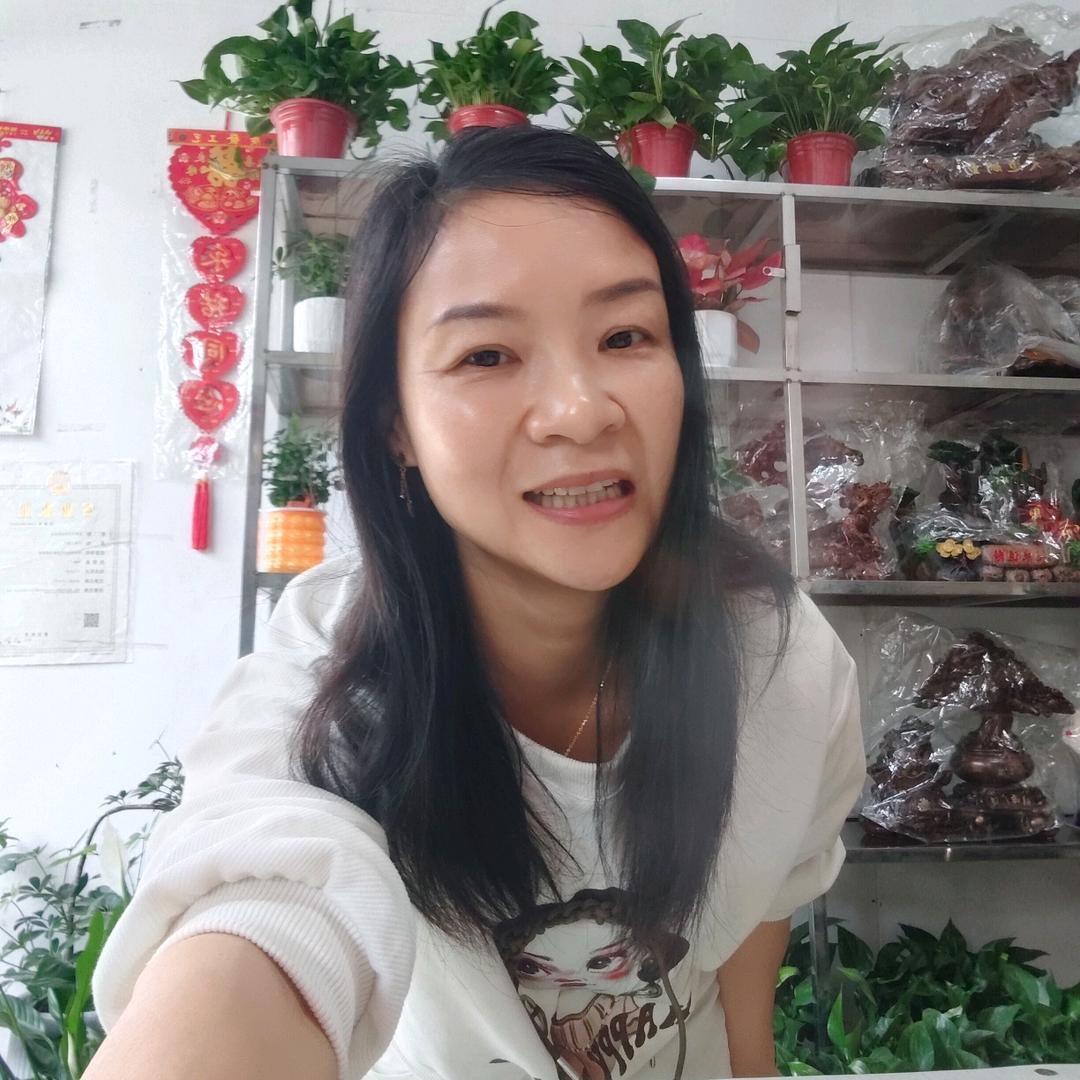 桃林单手包花主理人燕子