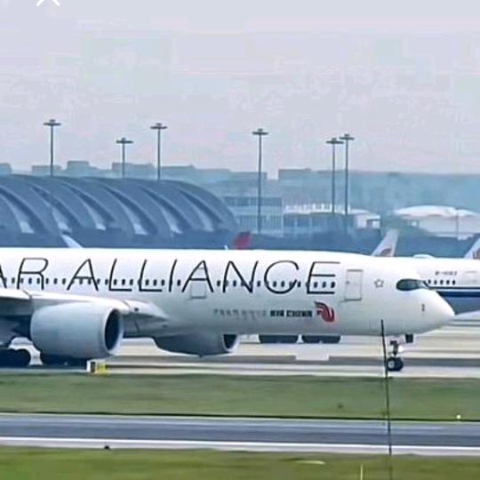 一架从碌口机场跑出来的A350(大号)