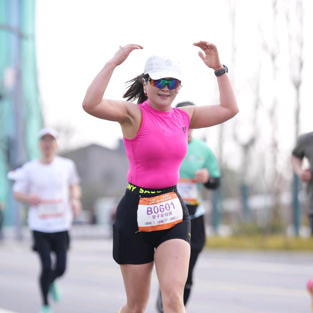 爱上跑步的丫头