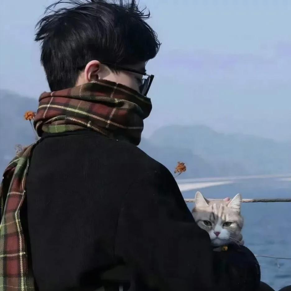 蓝白少年李知恩