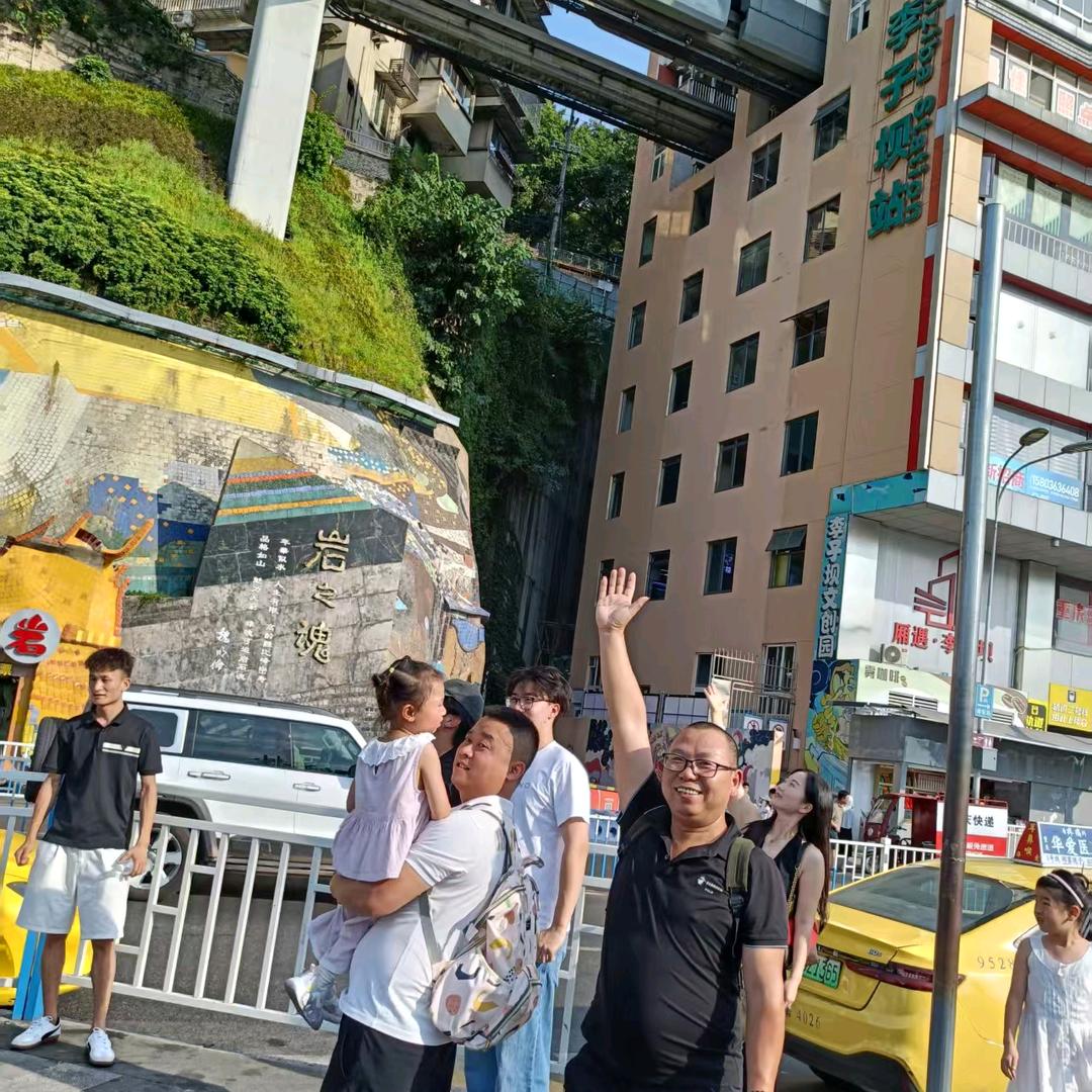 湖南鑫傲源建筑十无人机吊运队十亿豪竹木