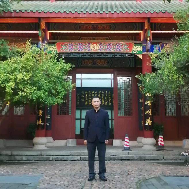农夫美业大叔