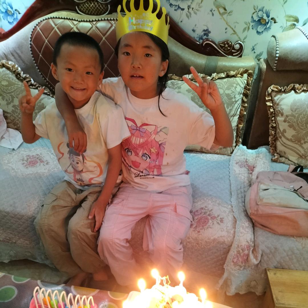 a乌市壁布*美缝平缝工艺*美容胶收边