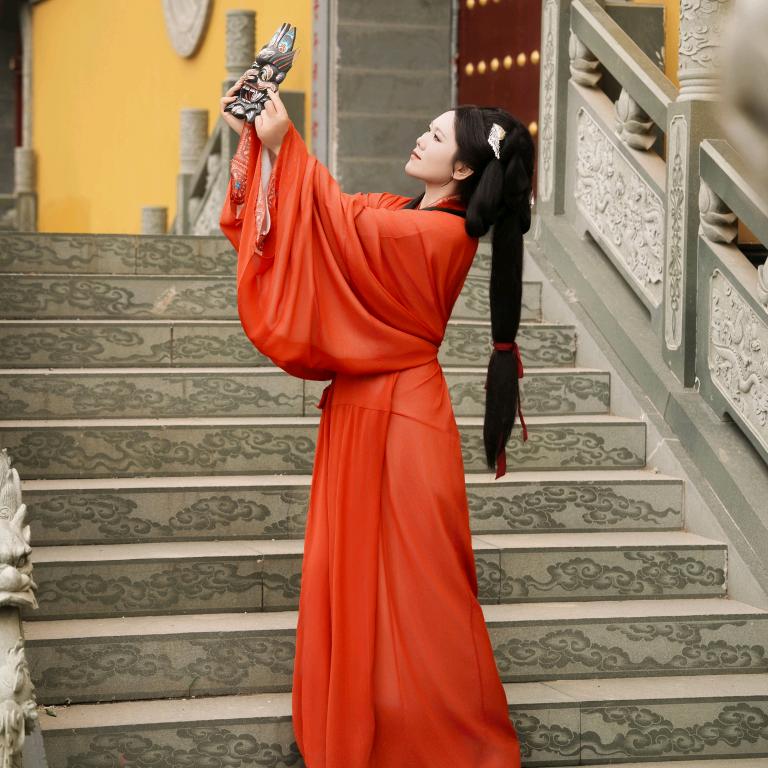 素颜美容美发(东北女发型师)