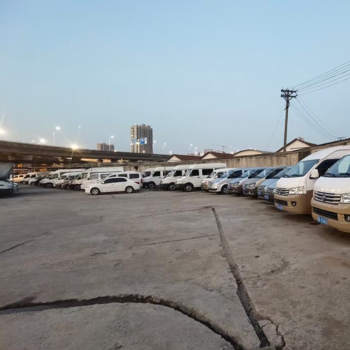 武汉杰顺晨二手大小面包车（小号）