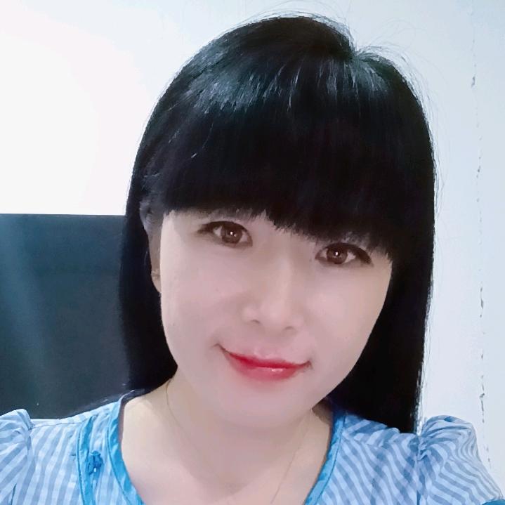 小美爱唱歌