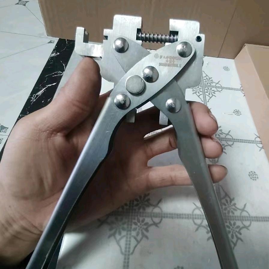 （罗工）汽车钥匙+纯手工拆销钳