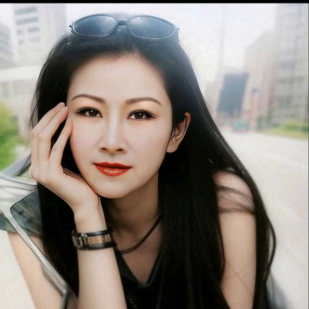 姐是女王《褚，拒私聊》