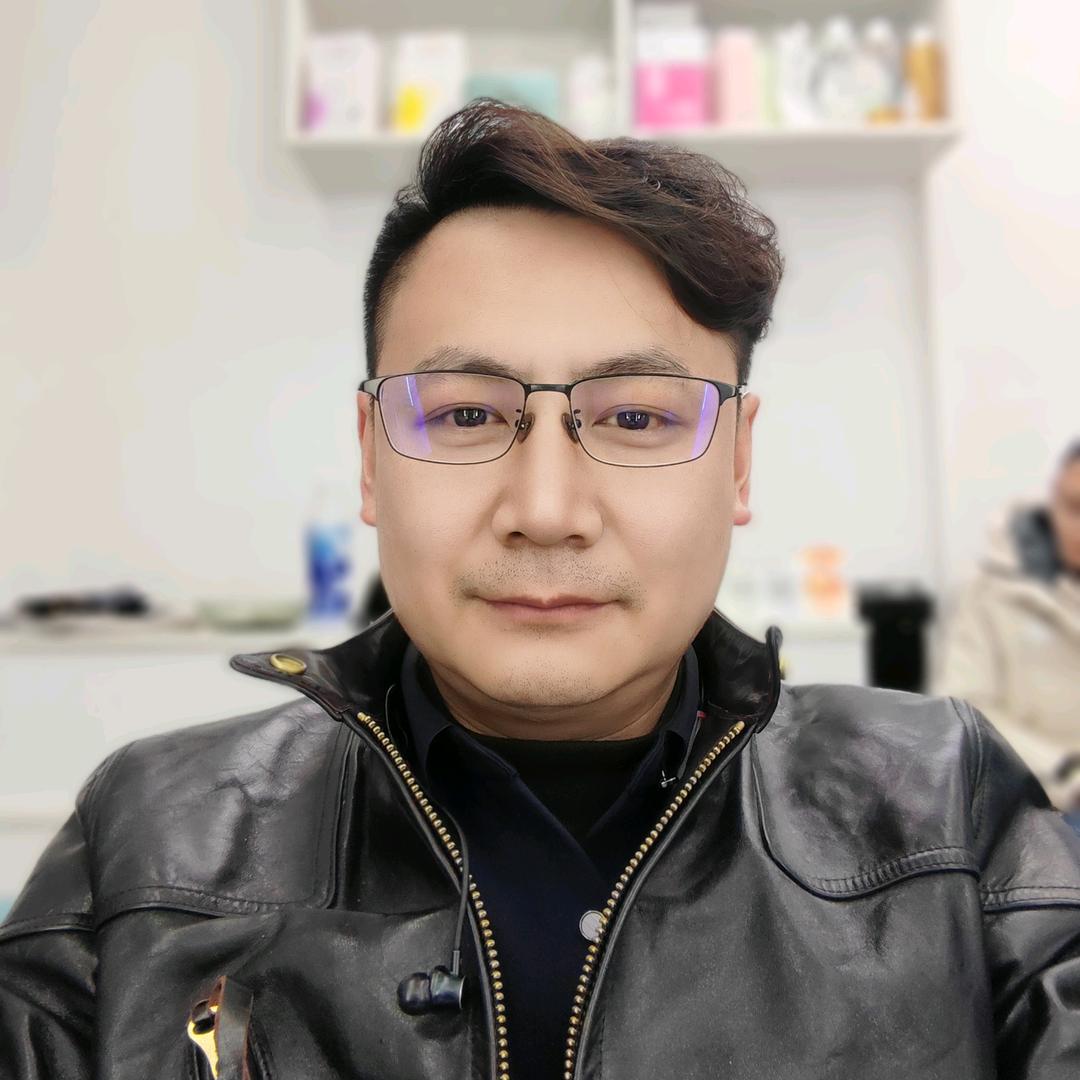 卖瓷砖贴长城的雷子