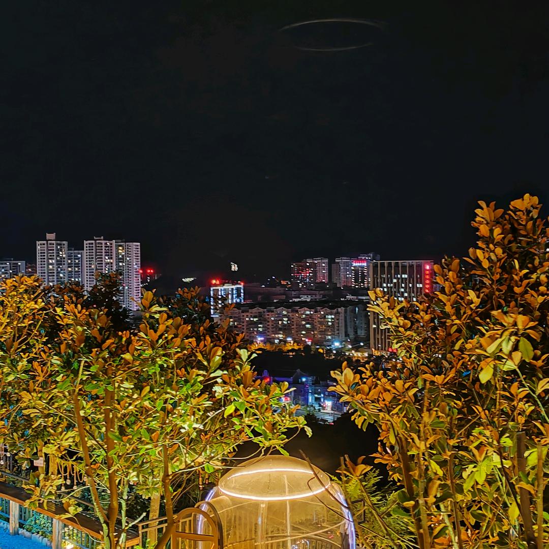 @再见(；一_一)青春@