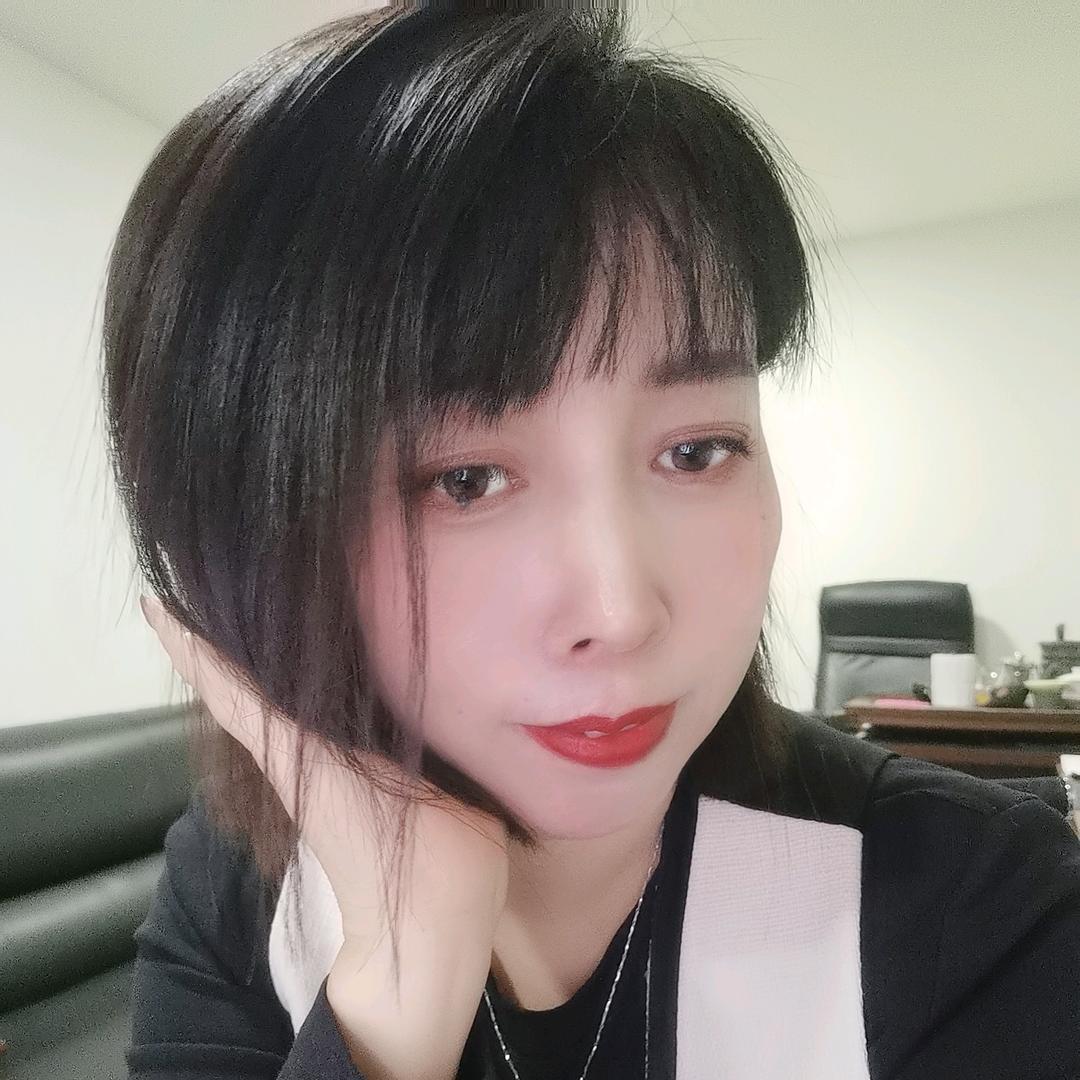 承德商厦海宁皮草 羽绒服小刘姐姐