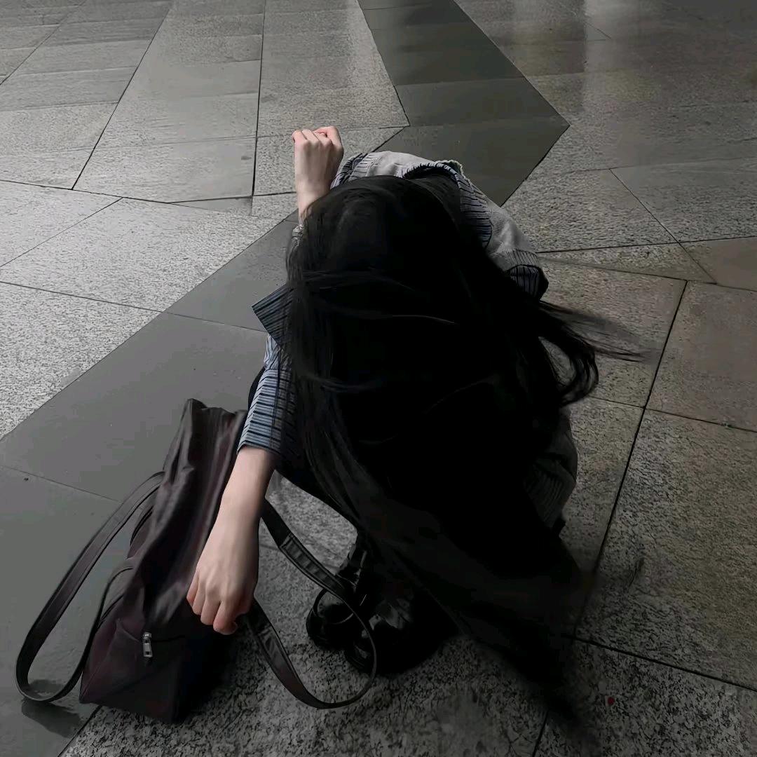 咕噜^