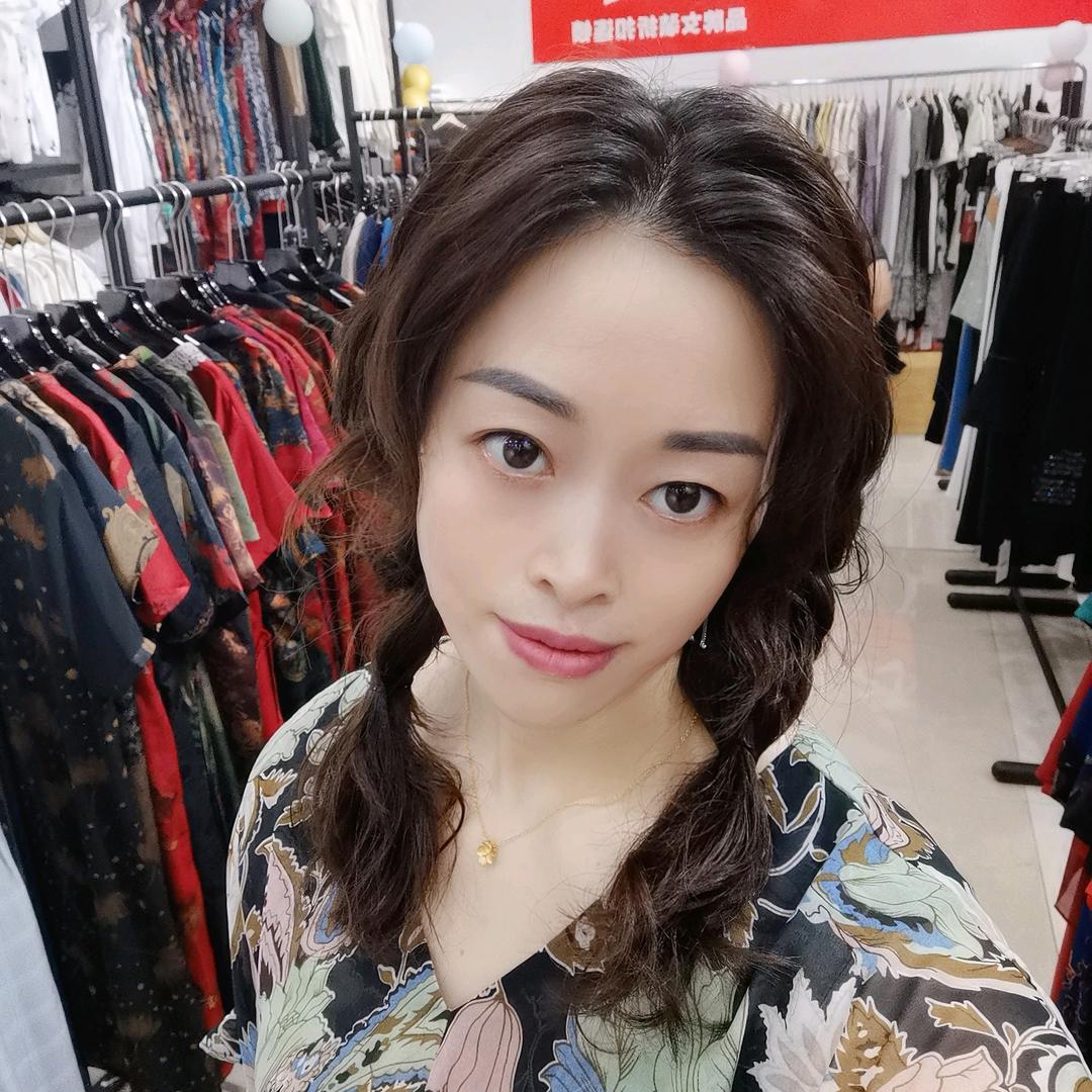 【容容服饰】品牌女装折扣店