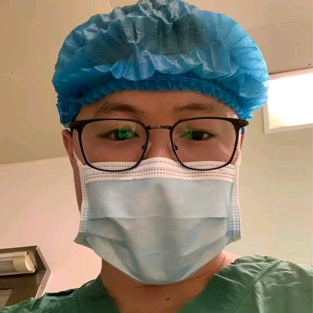 骨科医生李昊