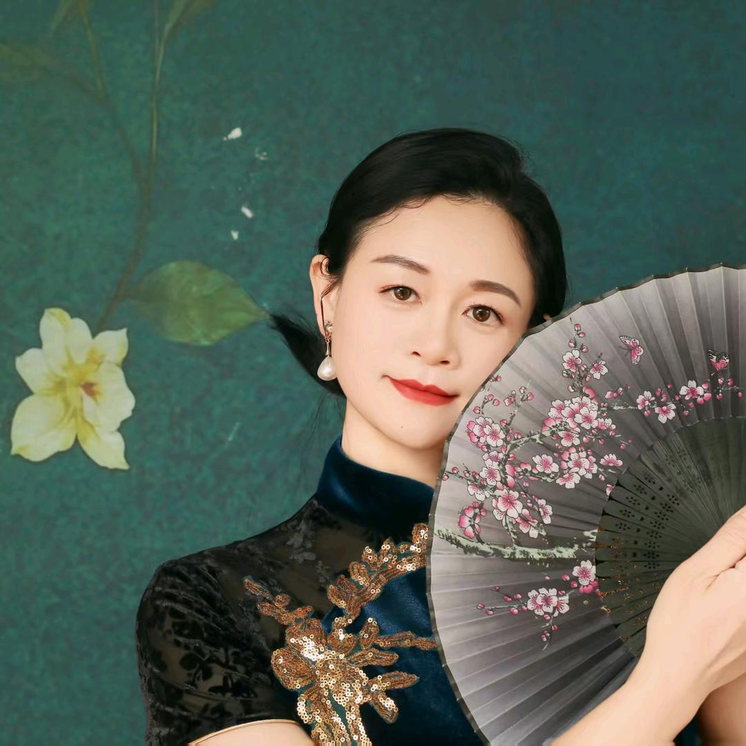 笑满莹间