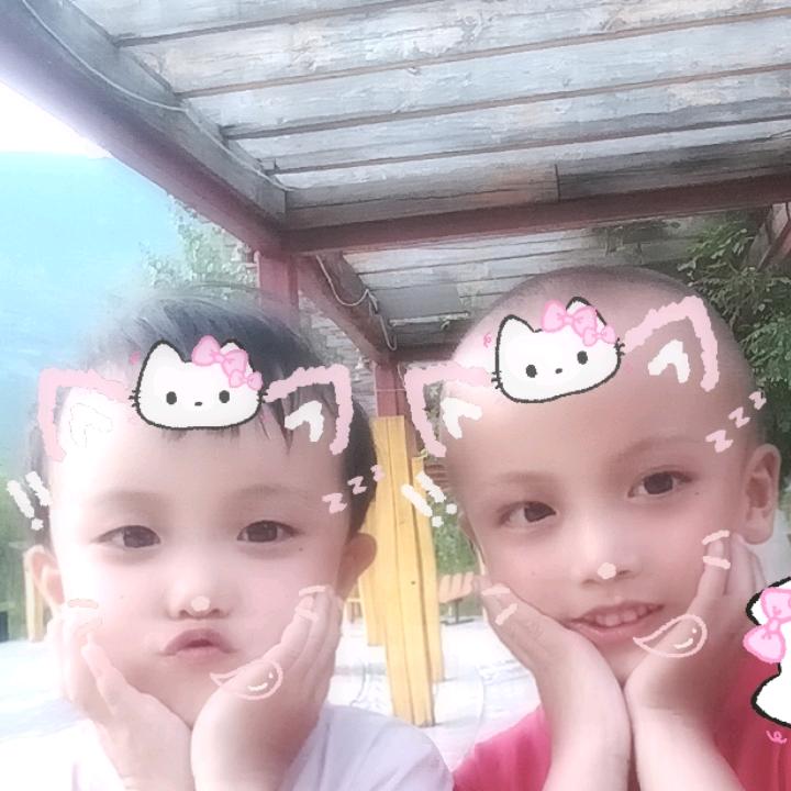 米龙果姐弟（龙凤胎）