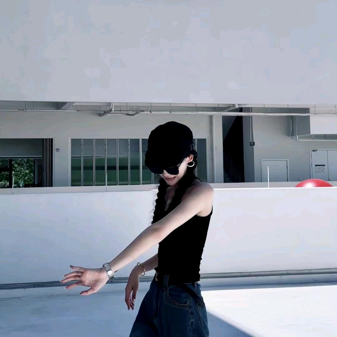 沈八月