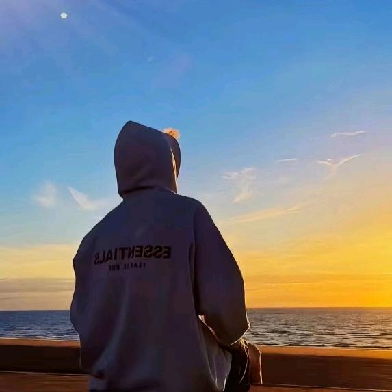 ᦦ🌹 🐭¹⁹⁹⁶🍂 扎西℘࿐