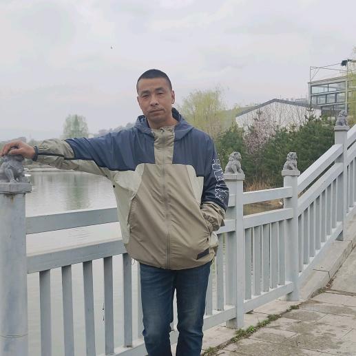 透气的 