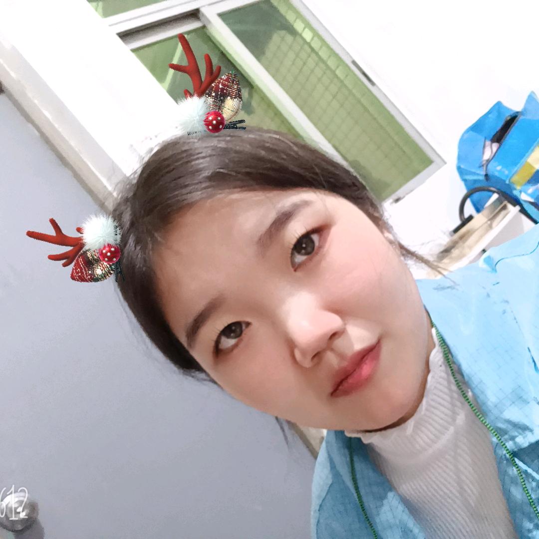 桃花🍓🍇依旧🕊️🐳