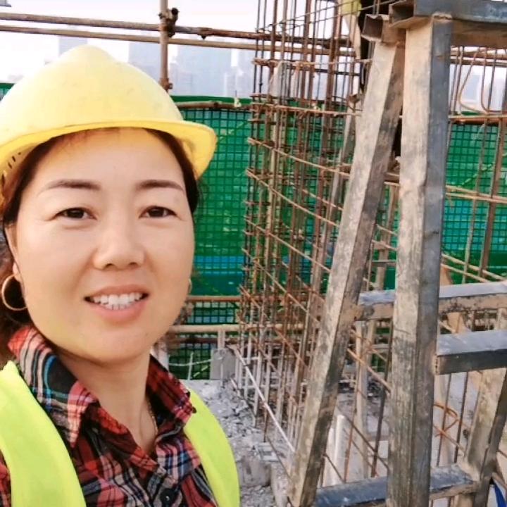 工地上的女人