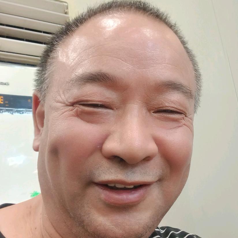 ，