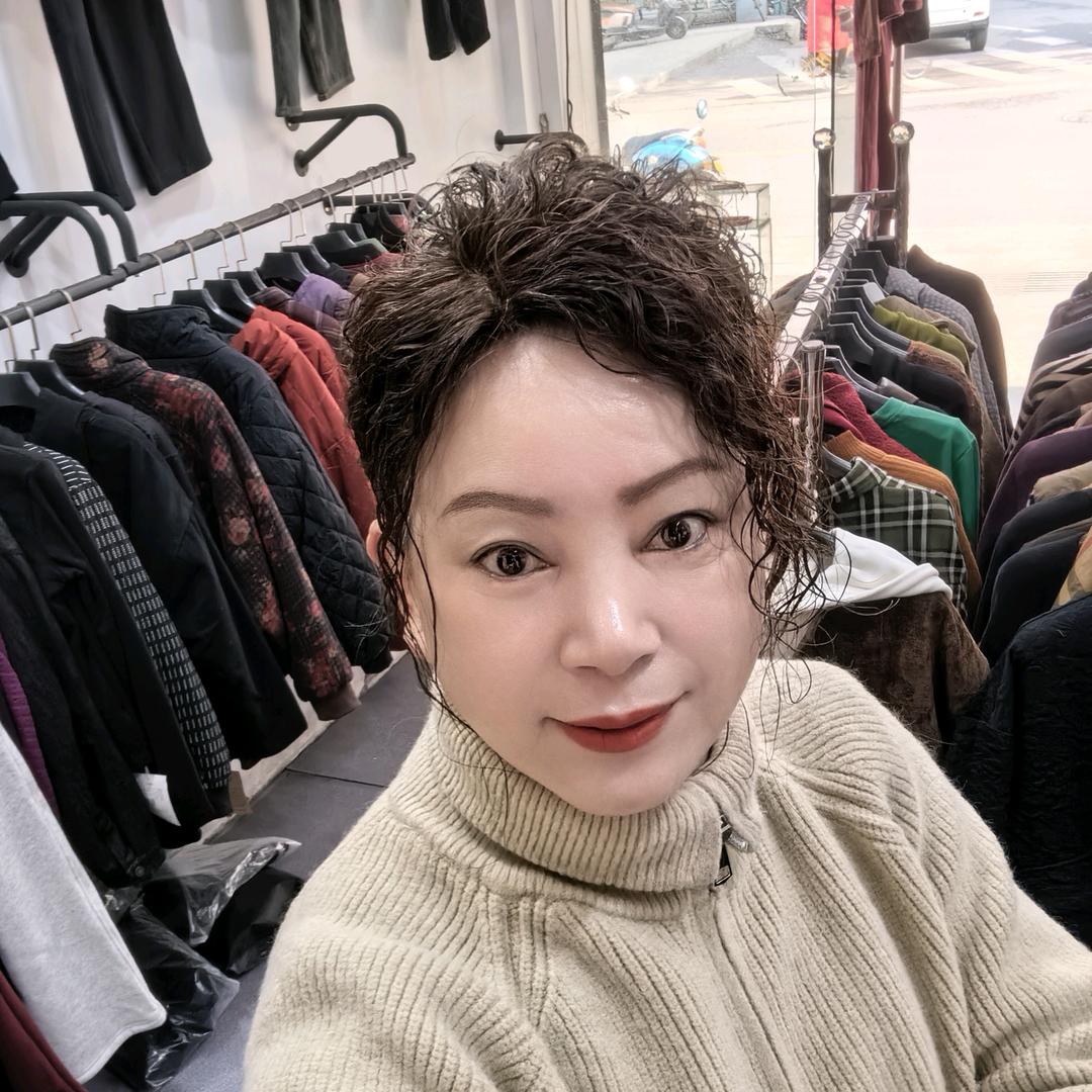 通城女装老黎.下午12点半开播