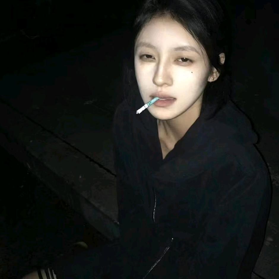 爱吃止咳润肺的向帝头像