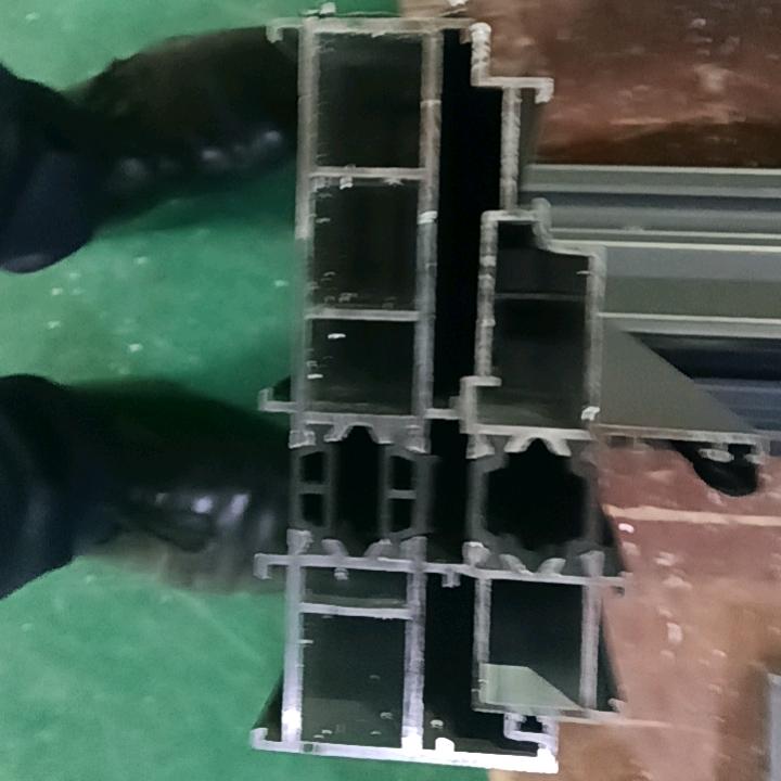 开着拖拉机寻找未来