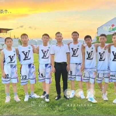 贵港市夏荷学校严老师