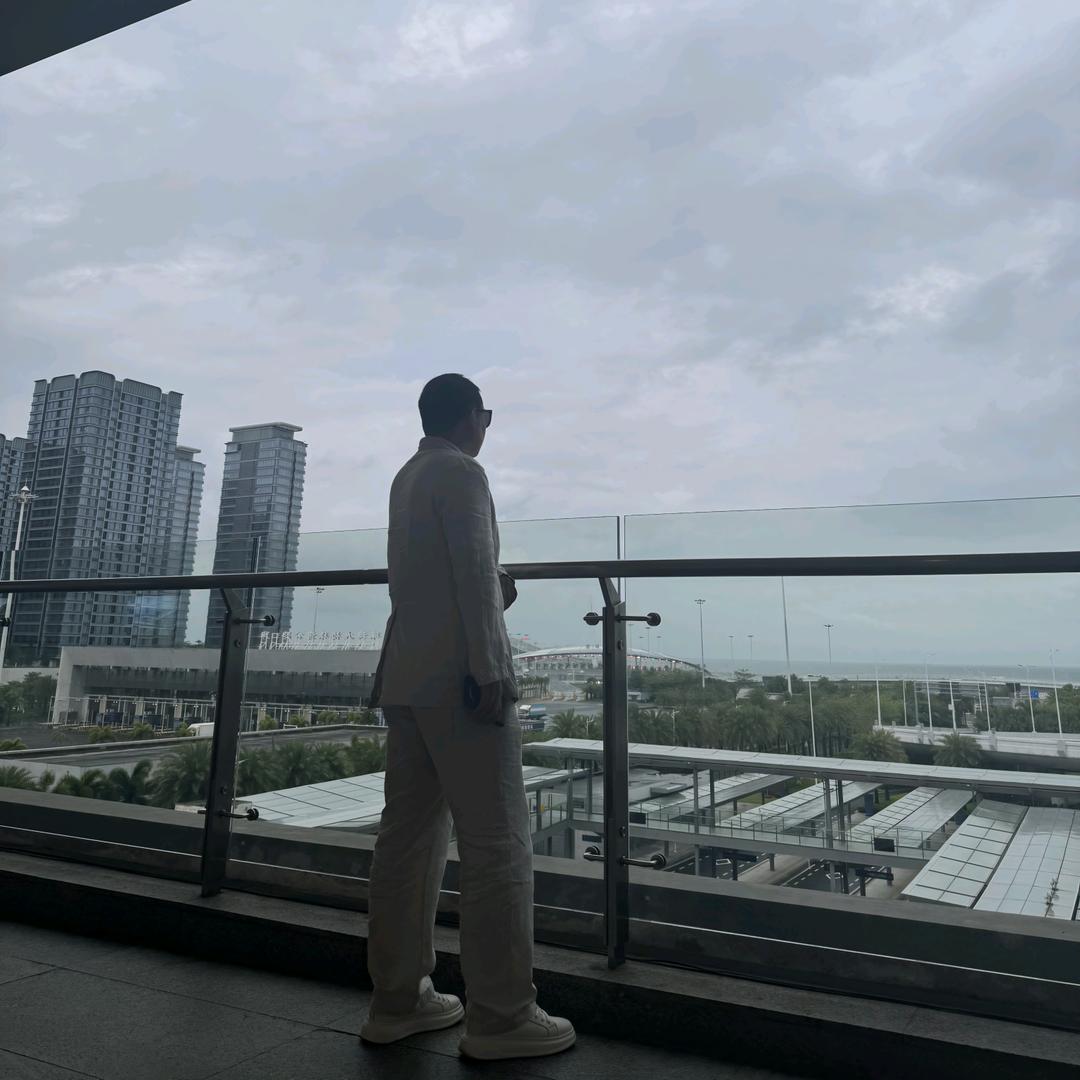 周先生