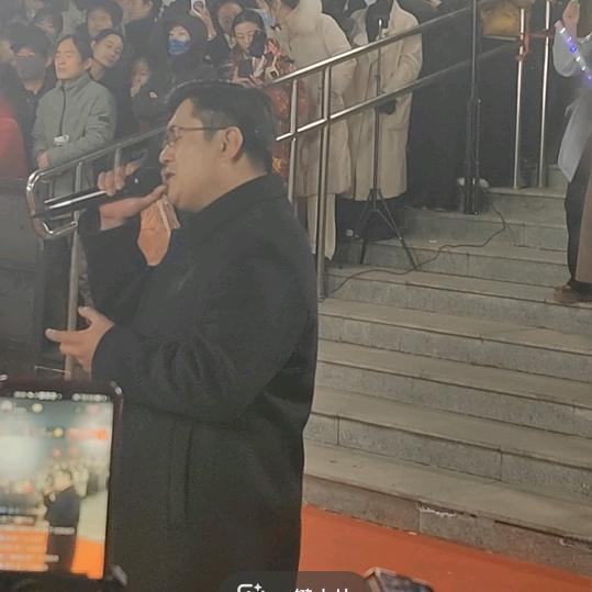 伟伟汽车配件铺