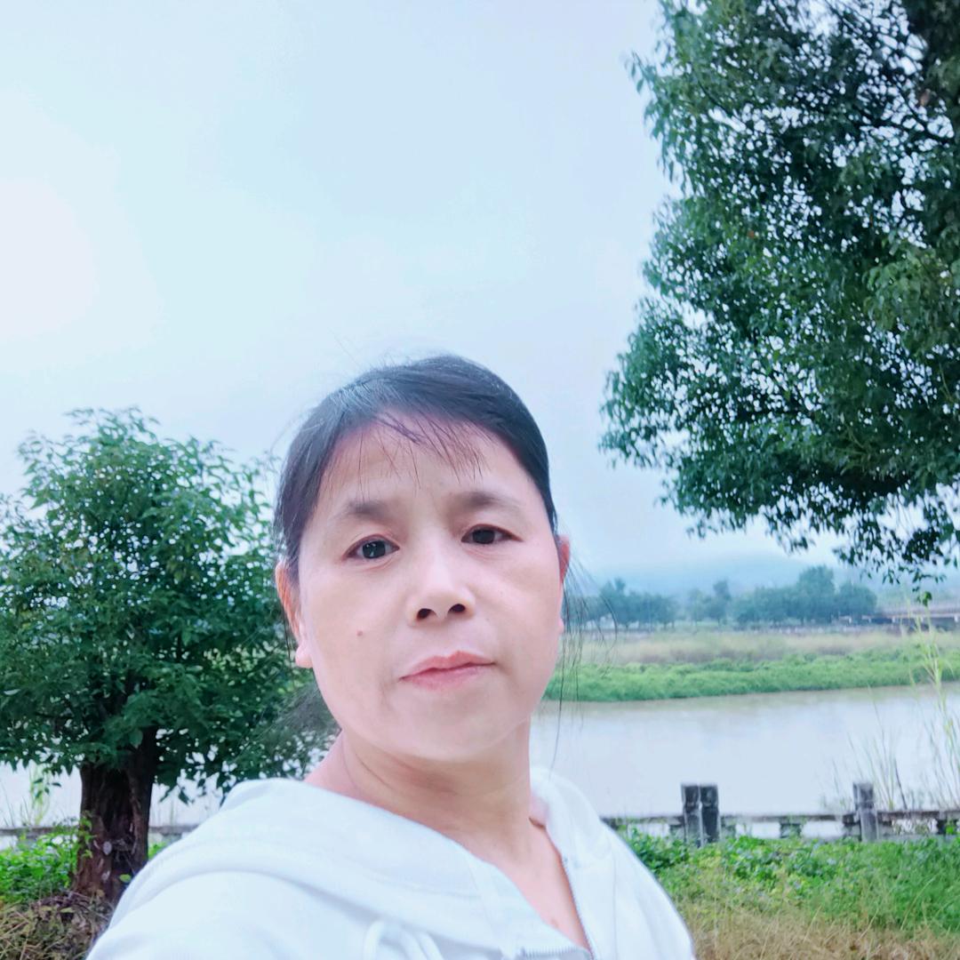 是草莓味（云南孟定浪漫衣屋）