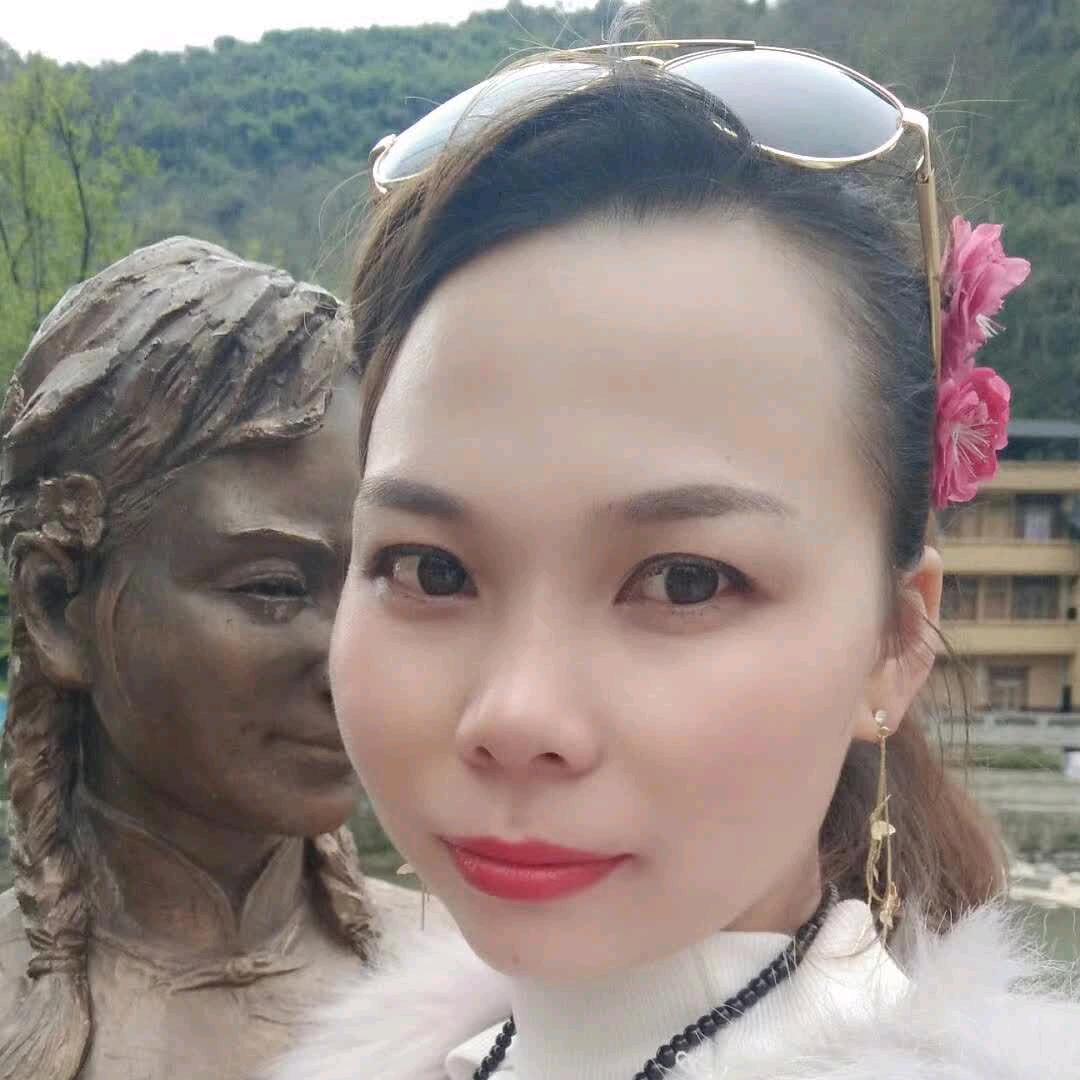 我在♥(｡￫v￩｡)♥等你