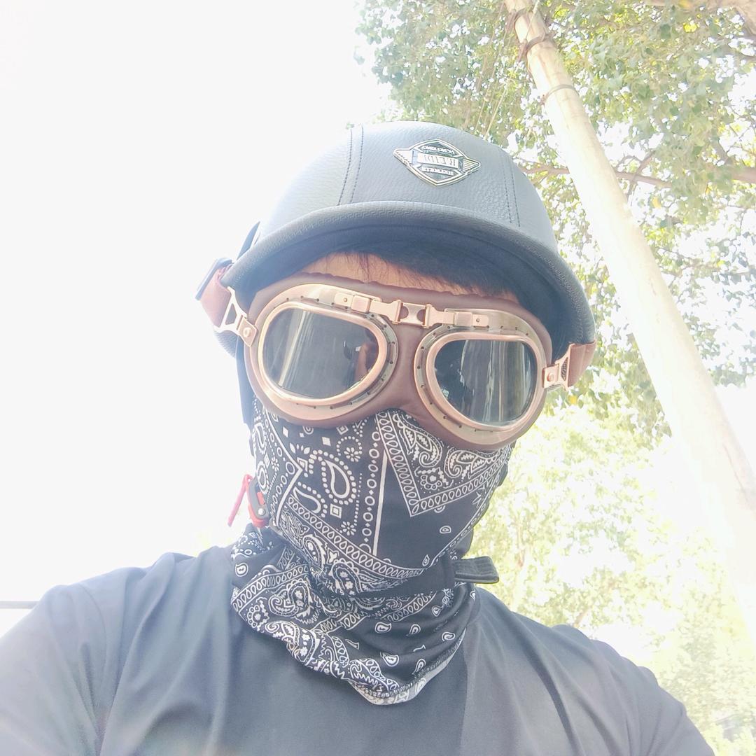 孤独的飞鹰